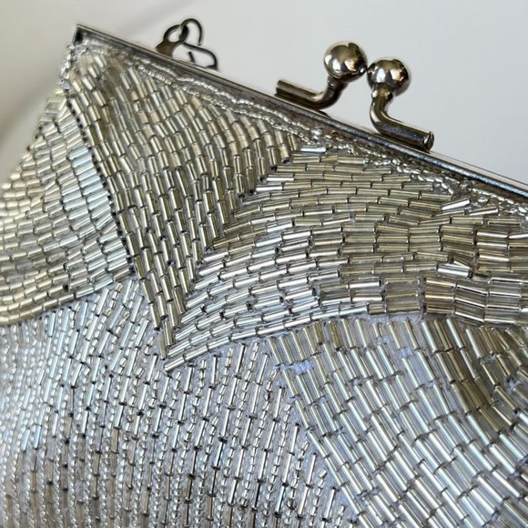 Vintage Magid 1960s Beaded Silver Art Deco Style Kiss-Lock Small Clasp Purse - Picture 3 of 10